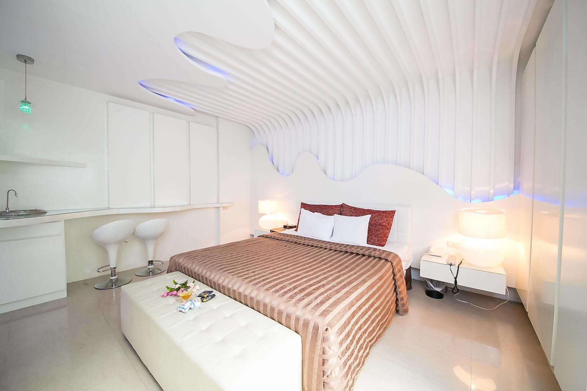 Zhen 13 Villa Motel Юнкан Экстерьер фото