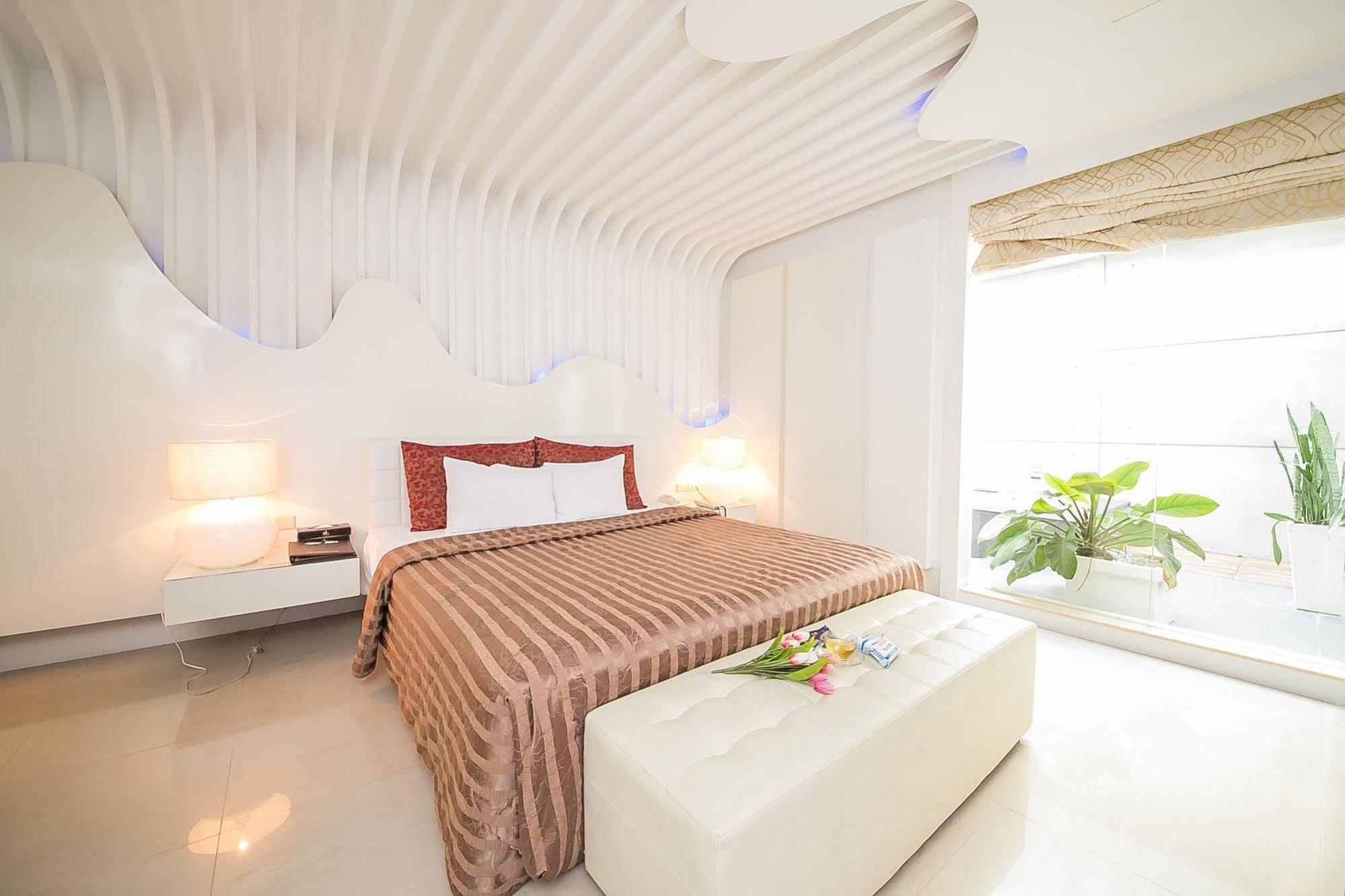 Zhen 13 Villa Motel Юнкан Экстерьер фото