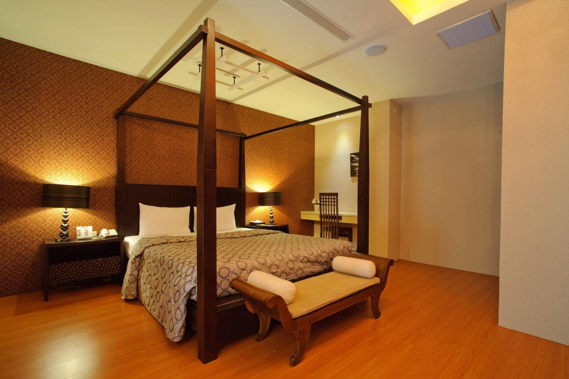 Zhen 13 Villa Motel Юнкан Экстерьер фото