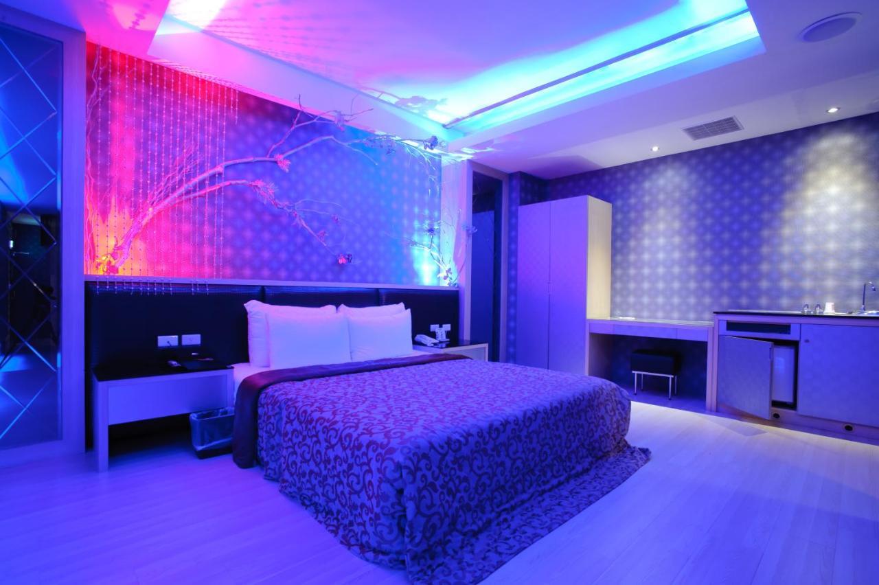Zhen 13 Villa Motel Юнкан Экстерьер фото